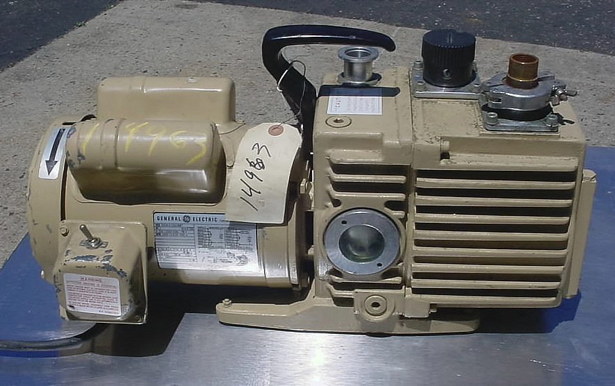 USED LEYBOLD TT "MAXIMA" VAC PUMP D8 A VACUUM PUMP