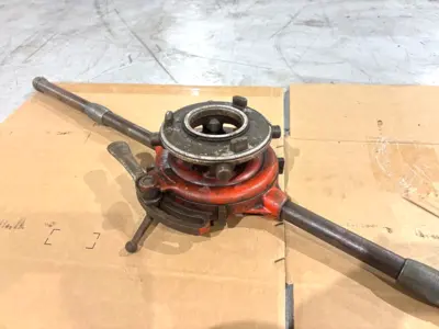 Used RIDGID Manual Adjustable Pipe Threading Tool Pipe Threaders Michigan US | Maverick Industrial Sales #1483085