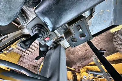 Used 2005 CATERPILLAR D5G XL Bulldozers Pennsylvania US | Proxy Equipment #1378128