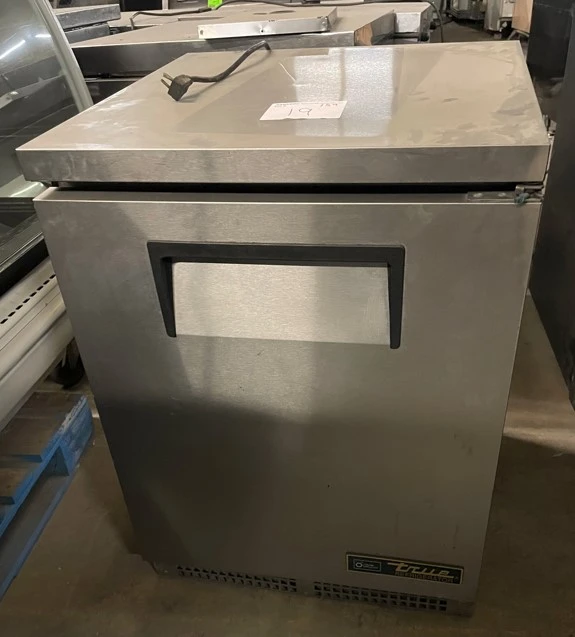 1-0546 True TUC-24-HC 24” Self Contained Undercounter Cooler Refrigerator