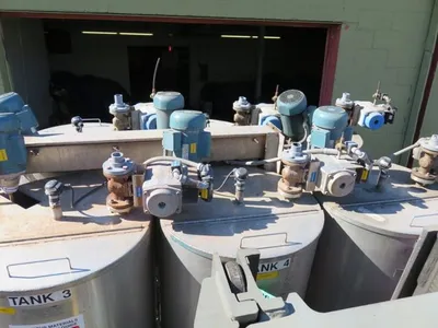 6 Bank Stainless Steel Tanks, capacity 118 liters