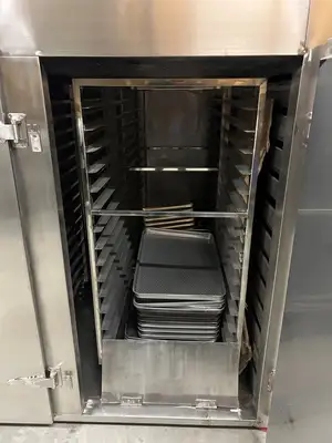4-Door Industrial Dehydrator w/ 8 Carts & 480 Mesh Trays