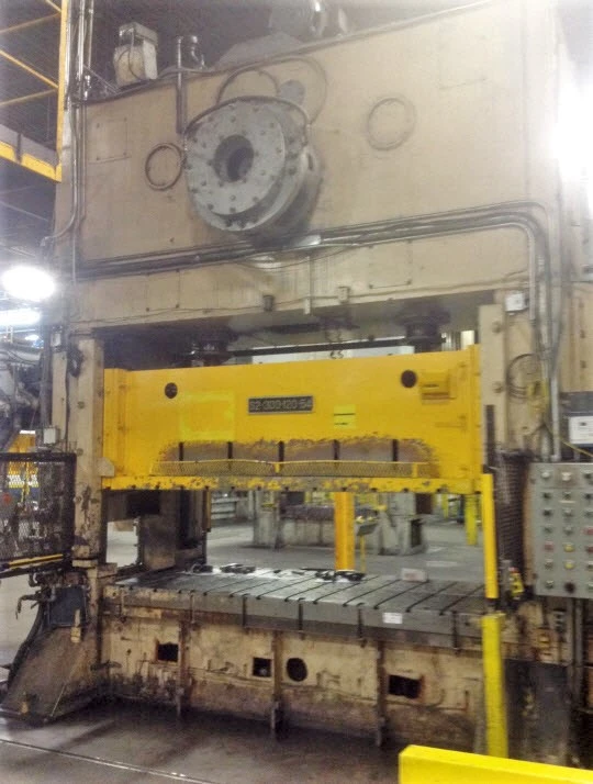 Used 1967 U.S.I. CLEARING U.S.I. CLEARING S2-300-120-54 PRESS Straight Side Presses | Alma Machinery #898798