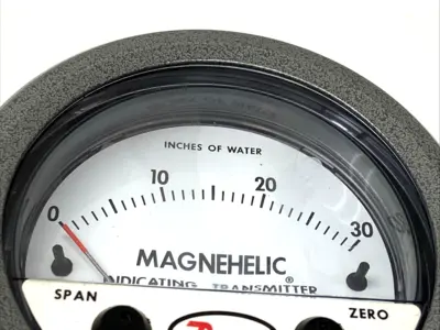 605-30 | Dwyer Instruments  Magnehelic Indicating Transmitter 11psi Range 0-30" w.c - Used