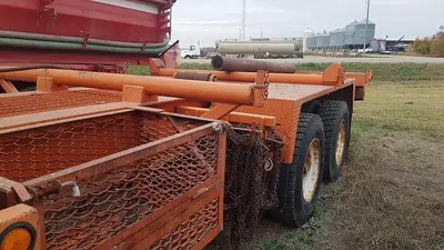 USED 2001 FRONTIER 4 AXLE CARRIER STYLE OILFIELD PUMP / KILL TRUCK