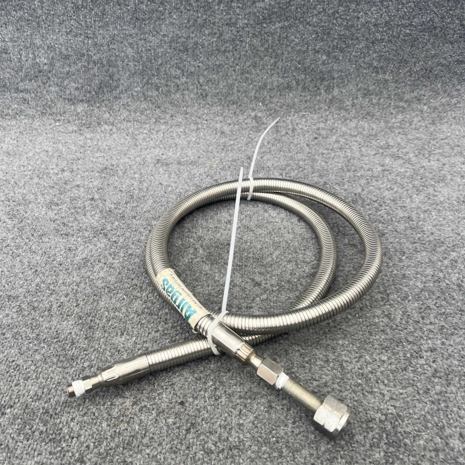 Used AirGas Y15-8PFLX120MM Misc Industrial Equipment California US | Davliegogo LLC #1710047