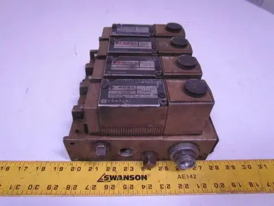 Ross W7076A2331 Pneumatic valve w/subplate used lot of 4