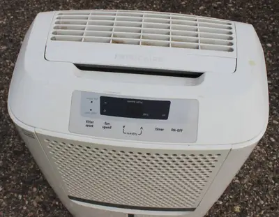 Electrolux Humidifier 50 Gallon/ Day, 115 Volts6 amps, Model # FAD 504 DUD