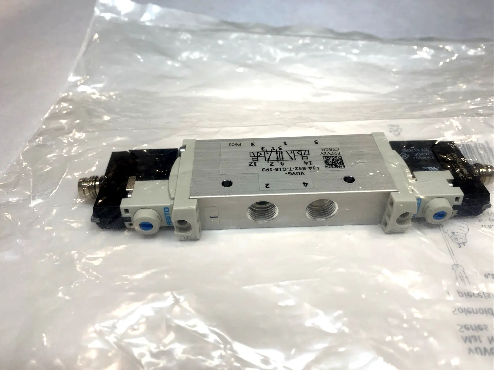 VUVG-L14-B52-T-G18-1R8 | Festo L Solenoid Valve Pneumatic, 5/2-Way 24VDC 574230 - New Other