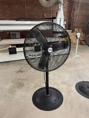 Used CENTRAL MACHINERY 30" PEDESTAL HIGH VELOCITY SHOP Fans North Carolina US | MachineryMax #1352158