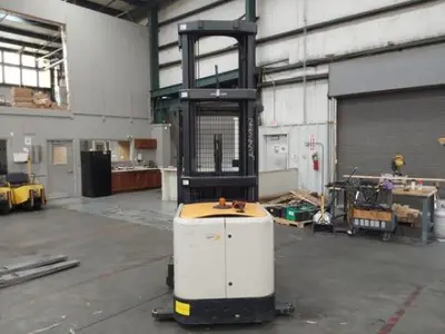 USED 2019 CROWN SP4050-30