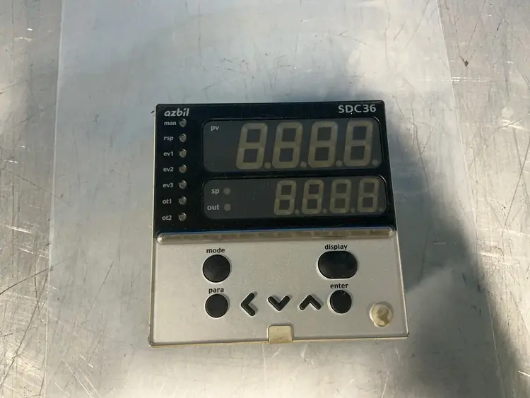 Used AZBIL C36TR1UA1100 Temperature Controls Ohio US | HGR 24 #1325971