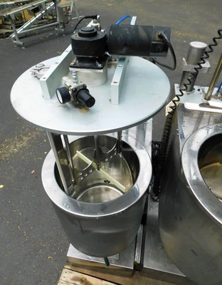 USED VETRACO MIXING TANK 15 GALLON