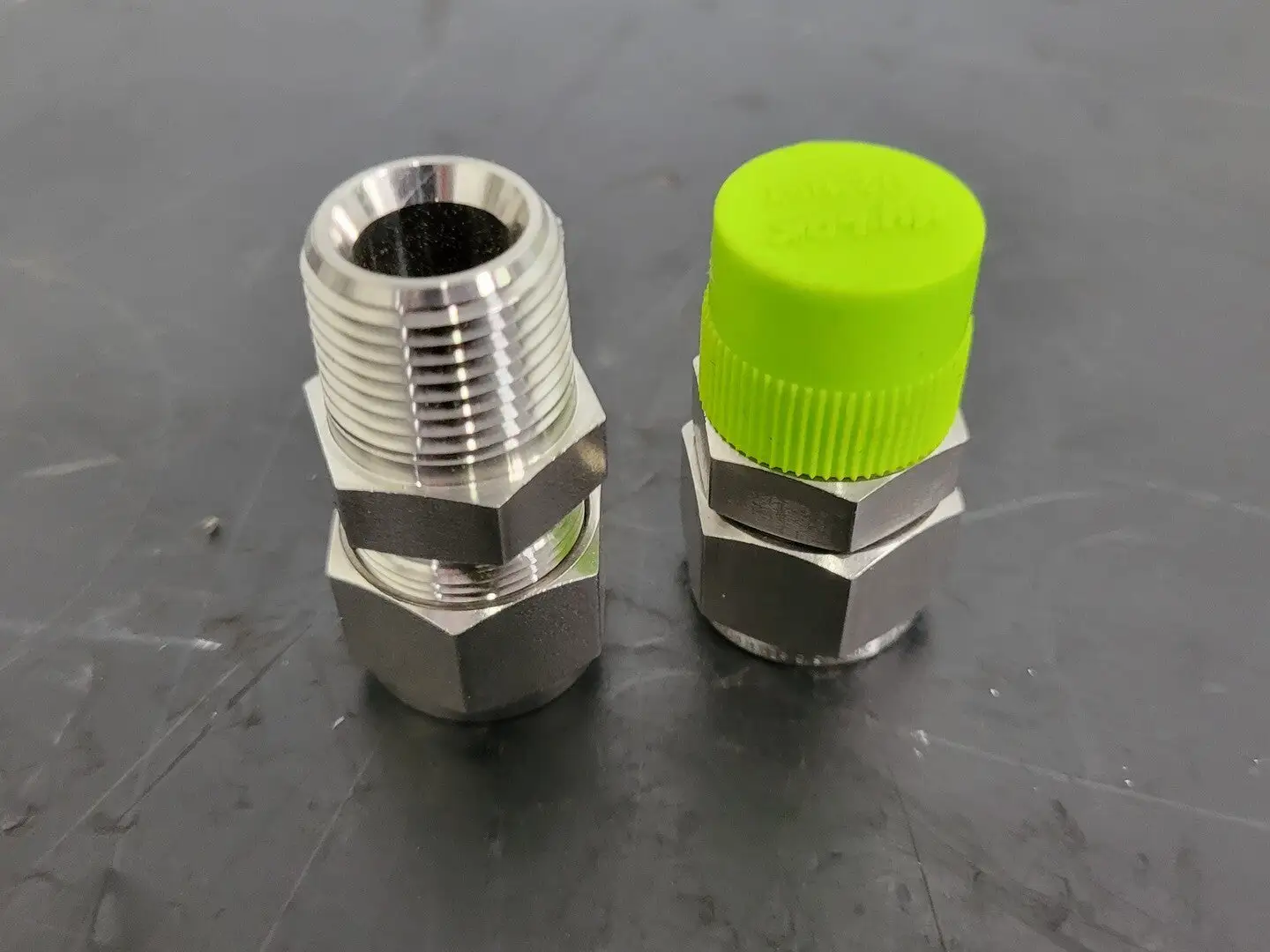 NEW HY-LOK 6DK