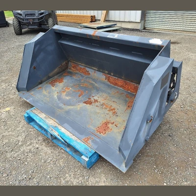 Wolverine 6ft Wide Skid Steer Bucket