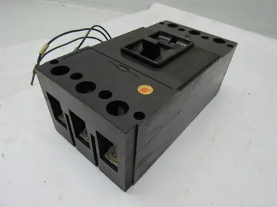 Mitsubishi Electric NF225-G 120 Amp 3 Pole Circuit Breaker W/Auxiliary Switch