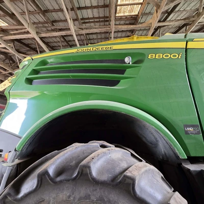 JOHN DEERE 8800 chopper | Iron Listing (7)