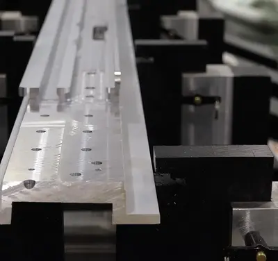 C.R. ONSRUD 401X 5-Axis CNC Mill | Tornquist Machinery Company (4)