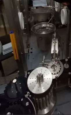 2021 STERILINE VFM400 Filling Line Liquid | Perry Equipment (7)