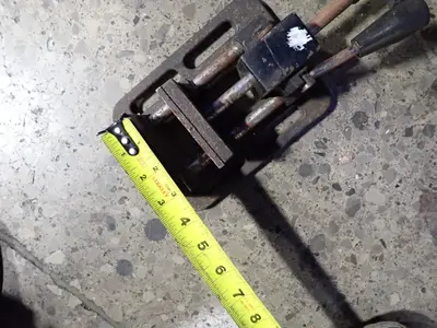 Dayton 3" 3" Vise