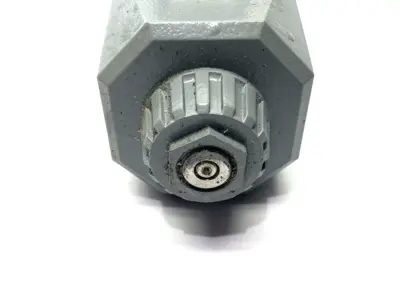 USED TOKIMEC HYDRAULIC DIRECTIONAL CONTROL VALVE 24V