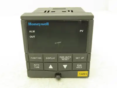 Honeywell UDC2300 Mini-Pro Temperature Controller DC230L-E0-00-10-0A00000-20-0