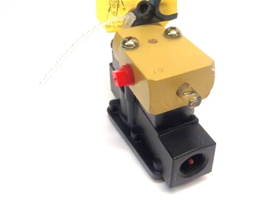 New | in-Stock MASTER PNEUMATIC 3/4" NPFT DOWNSTREAM POINT SERV-OIL LUBRICATOR Valves/Fittings | Maverick Industrial Sales #1108853