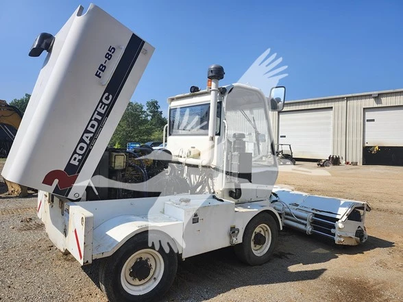 Used 2011 ROADTEC FB85 Sweepers | Team Boone #718532