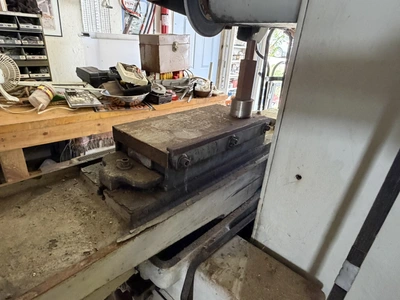 USED MHT MSG200MH 12" X 6" SURFACE GRINDER