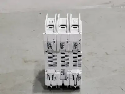NEW SCHNEIDER ELECTRIC M9F42335