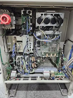 USED 2010 YASKAWA MOTOMAN ES165D