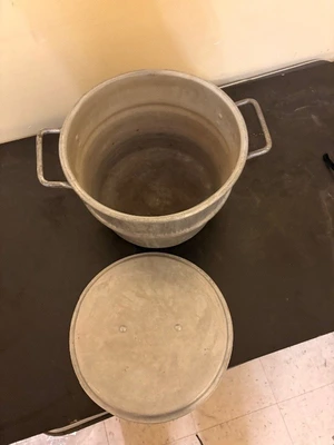 cooking pot