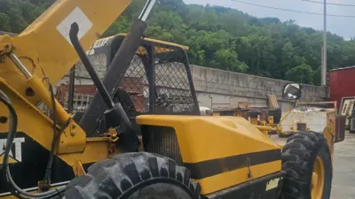 USED 2000 Caterpillar TH83