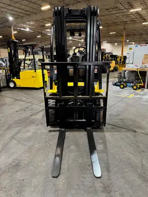 Used 2023 Yale GLP050VXN Internal Combustion Forklifts: Pneumatic Tire New York US | United Lift #1693421