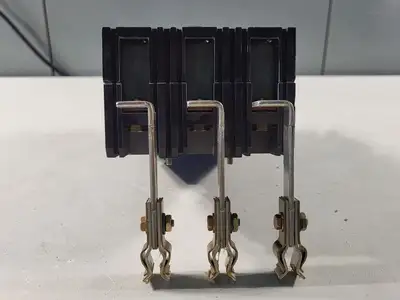 USED SQUARE D FHL36060