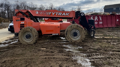 USED 2019 Sky Trak 8042