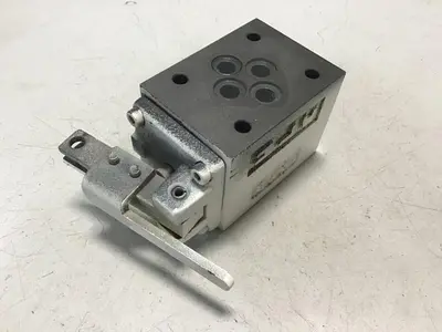 USED YUKEN DCG-01-2B2-4017