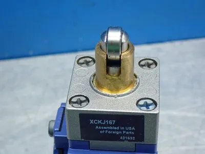 NEW TELEMECANIQUE XCKJ167