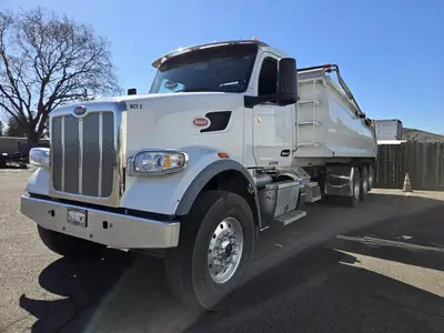 USED 2023 PETERBILT 567