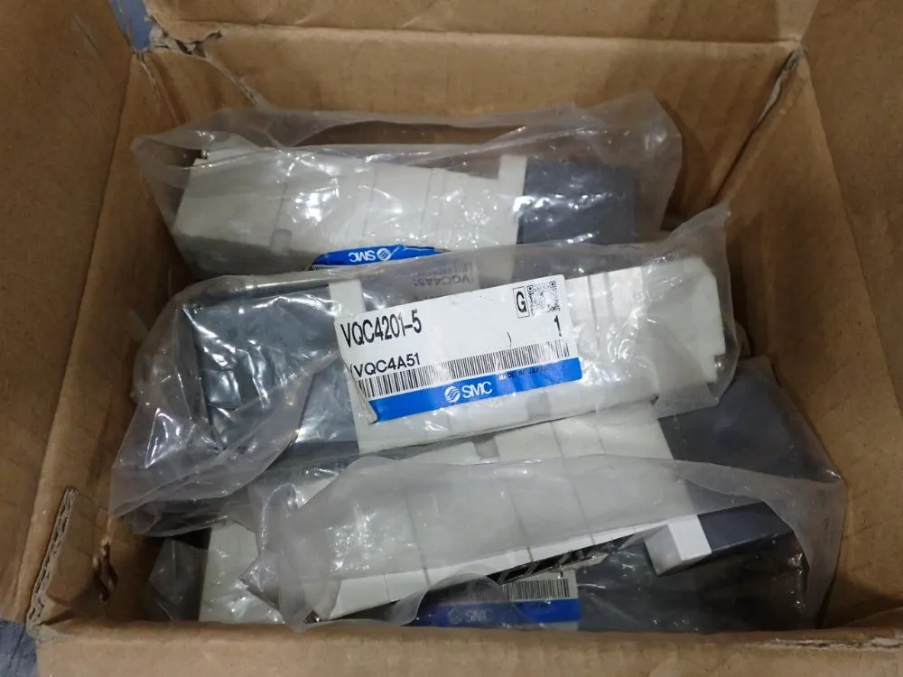 New | in-Stock SMC VQC42015 Valves/Fittings | HGR 24 #732527