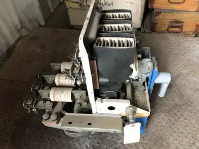 GE 224A3598-368 600A 3 Pole Low Power Circuit Air Breaker 600V 60Hz AK-2-25-1