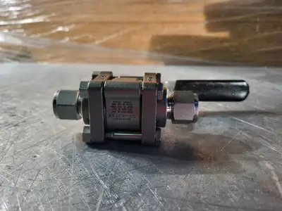 New | in-Stock SWAGELOK SS-63TS8 Valves/Fittings British Columbia CA | Lenmark #255381