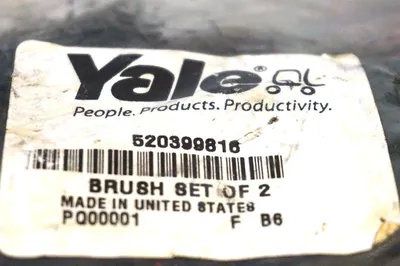 NEW YALE 520399816 BRUSH SET OF 2