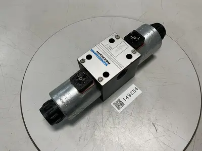 USED REXROTH 4WE10E67-31/CG24N9Z4/T08