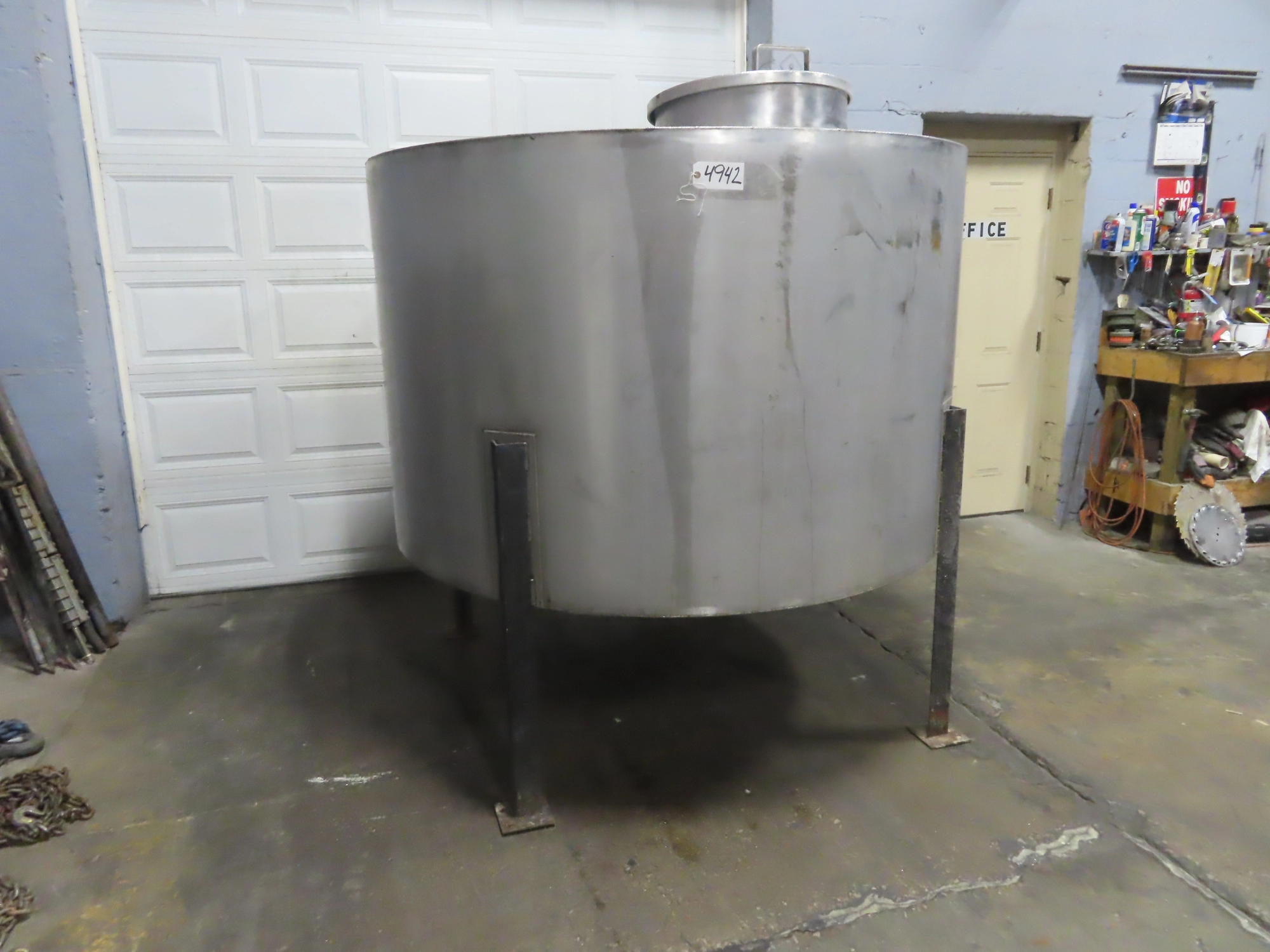 900 gallon Stainless Steel Vertical Tank with Cone Bottom