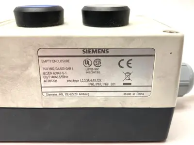 USED SIEMENS PLASTIC ENCLOSURE W/ BLUE & WHITE LED PUSHBUTTONS