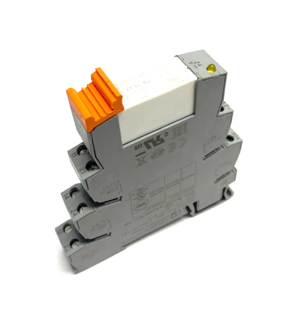 USED PHOENIX CONTACT PLUG-IN SOCKET RELAY BASE W/ PLUG-IN RELAY