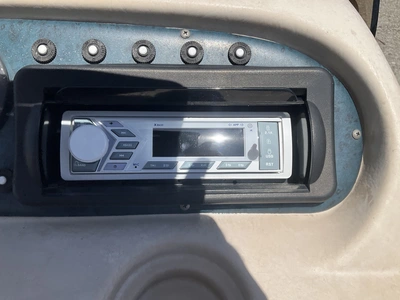 USED 1998 STARCRAFT STARDECK 261