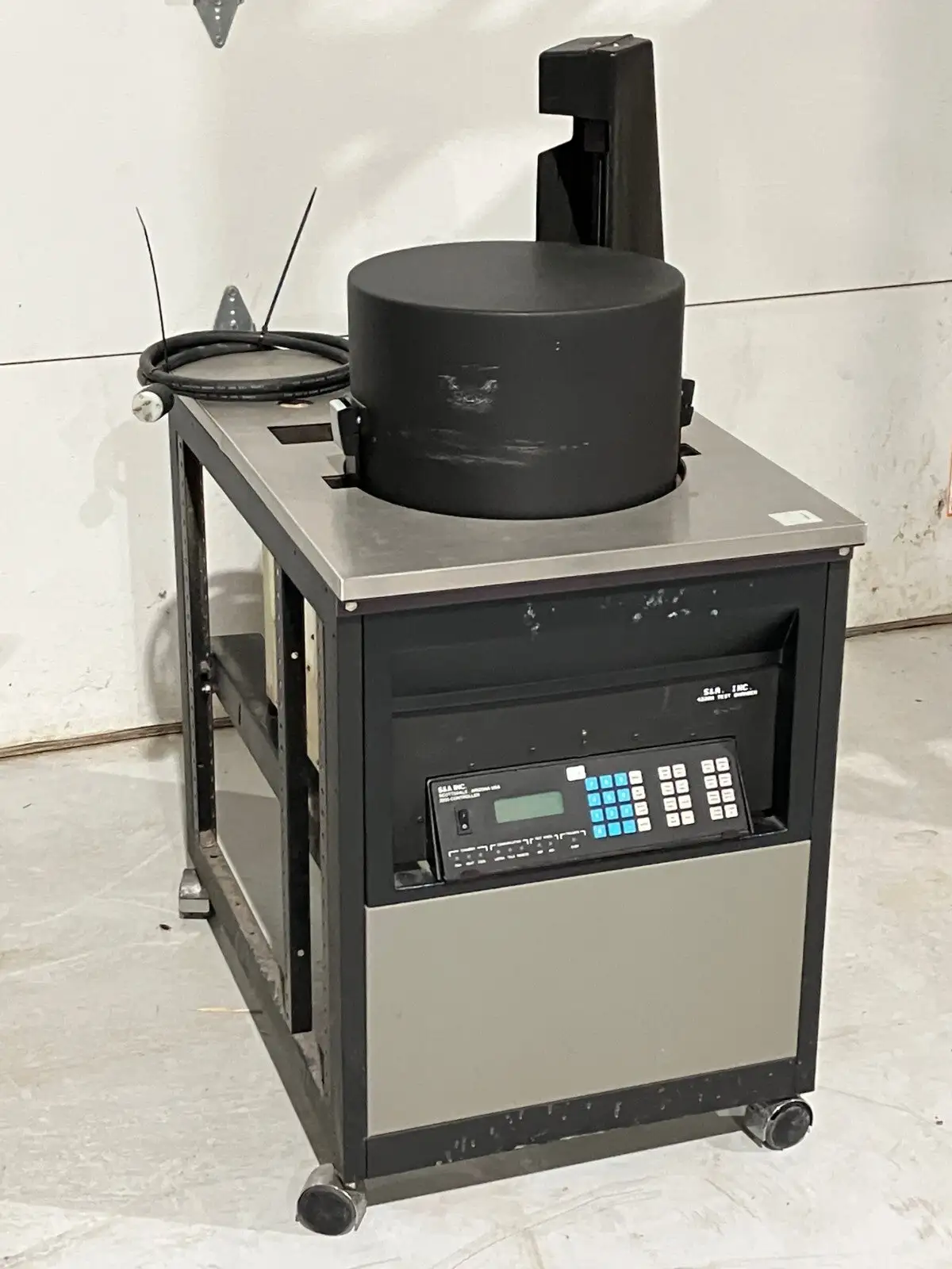 Used Saunders & Associates 4220 Chamber for Parametric Testing w/ 2255 Controller Semiconductor Test Michigan US | Maverick Industrial Sales #1502143