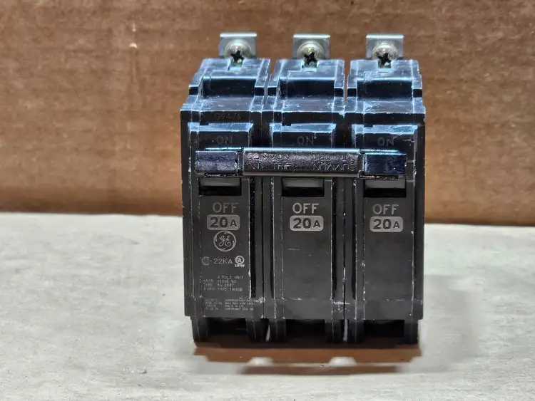 Used GENERAL ELECTRIC THHQB32020 Switchgears British Columbia CA | Lenmark #835364